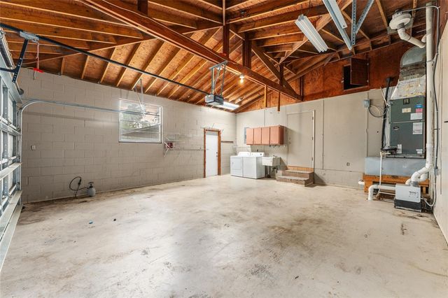 930 NW 37TH TERRACE, Gainesville, FL 32605