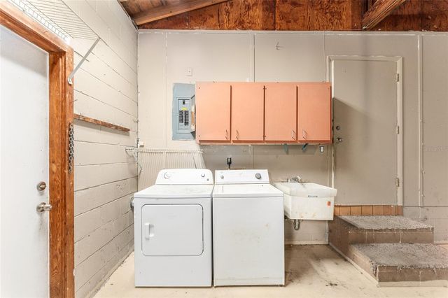 930 NW 37TH TERRACE, Gainesville, FL 32605