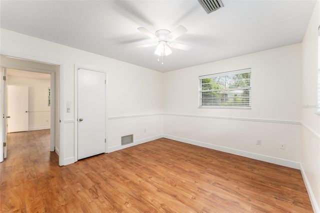 930 NW 37TH TERRACE, Gainesville, FL 32605