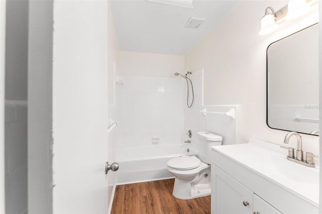 930 NW 37TH TERRACE, Gainesville, FL 32605