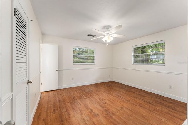 930 NW 37TH TERRACE, Gainesville, FL 32605
