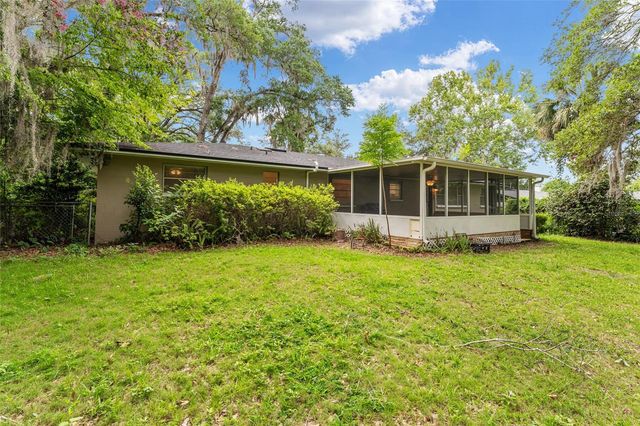 930 NW 37TH TERRACE, Gainesville, FL 32605