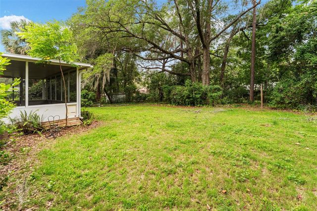 930 NW 37TH TERRACE, Gainesville, FL 32605