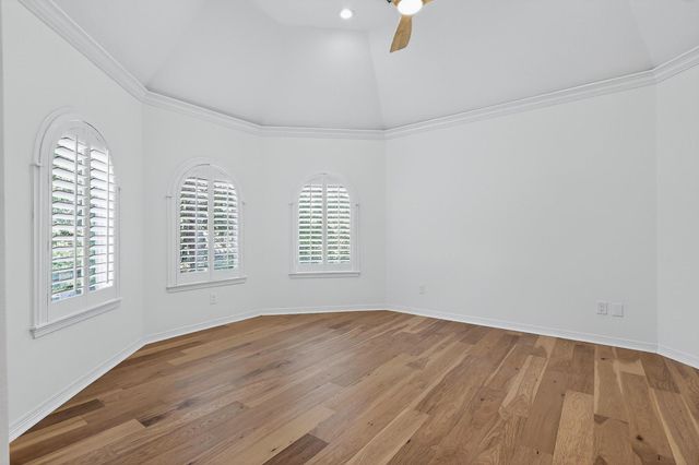 2 Argonne Place, The Woodlands, TX 77382