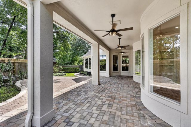 2 Argonne Place, The Woodlands, TX 77382