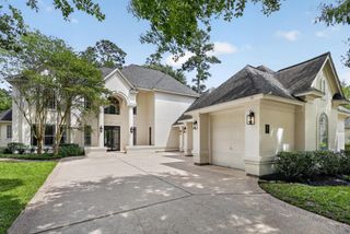 2 Argonne Place, The Woodlands, TX 77382