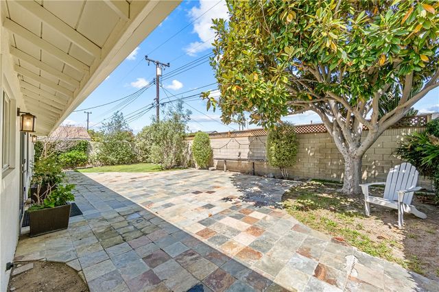 5541 Tangiers Dr, Huntington Beach, CA 92647