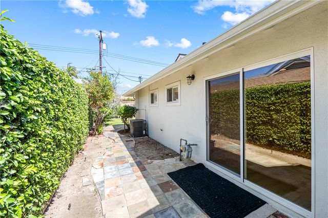 5541 Tangiers Dr, Huntington Beach, CA 92647