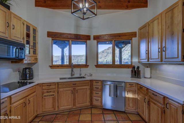 40445 N 32ND Street, Cave Creek, AZ 85331