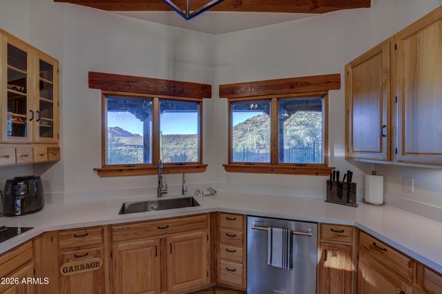 40445 N 32ND Street, Cave Creek, AZ 85331