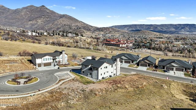 1085 Olympic Circle, Midway, UT 84049