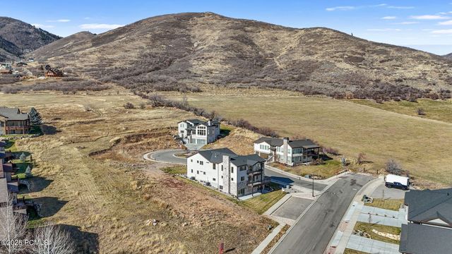 1085 Olympic Circle, Midway, UT 84049