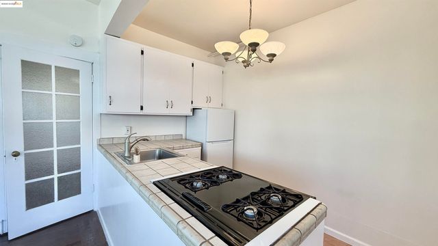 6446 Colby St, Oakland, CA 94618