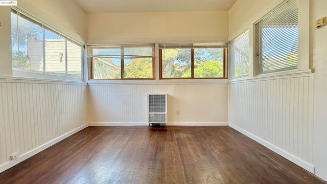 6446 Colby St, Oakland, CA 94618