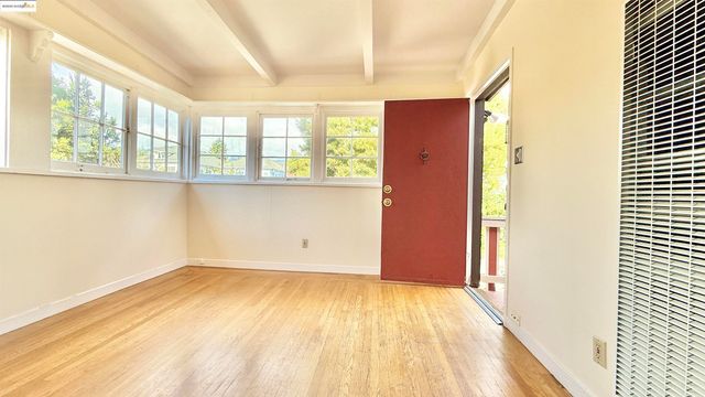 6446 Colby St, Oakland, CA 94618