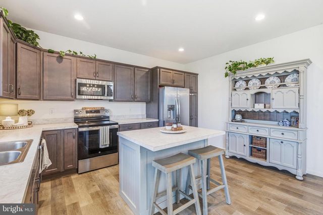 222 BUTTERNUT DR, Oxford, PA 19363