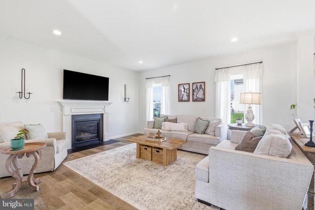222 BUTTERNUT DR, Oxford, PA 19363