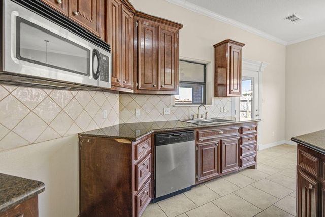 107 Meadowlark Court, Richwood, TX 77566