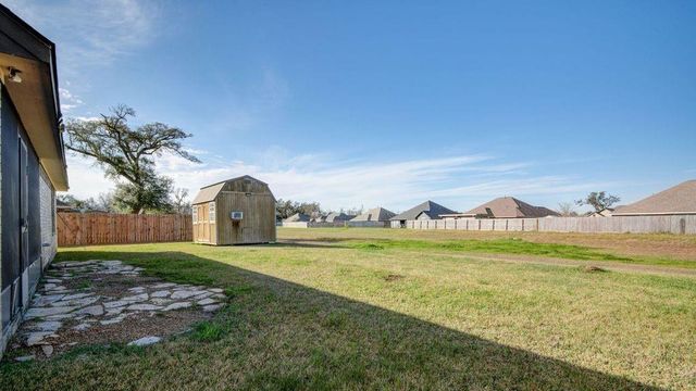 107 Meadowlark Court, Richwood, TX 77566
