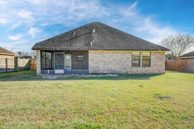 107 Meadowlark Court, Richwood, TX 77566