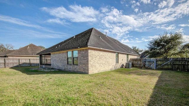 107 Meadowlark Court, Richwood, TX 77566