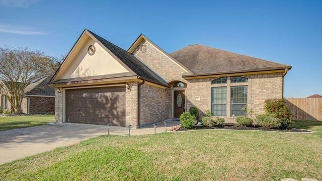 107 Meadowlark Court, Richwood, TX 77566