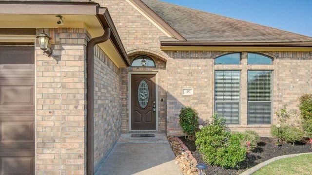 107 Meadowlark Court, Richwood, TX 77566