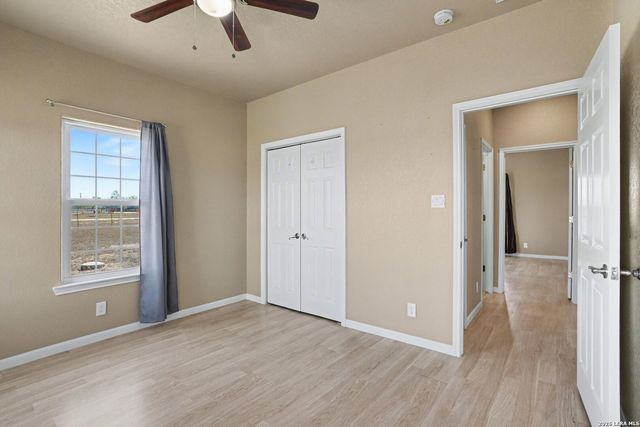 1005 County Road 678, Natalia, TX 78059