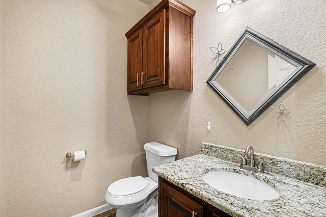 1005 County Road 678, Natalia, TX 78059