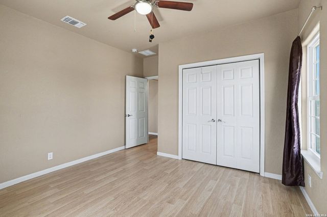 1005 County Road 678, Natalia, TX 78059