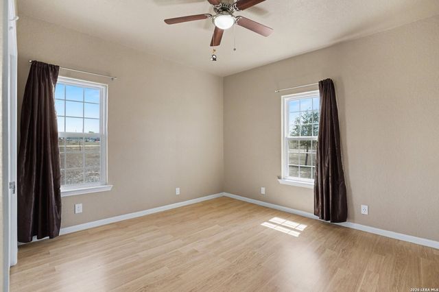 1005 County Road 678, Natalia, TX 78059