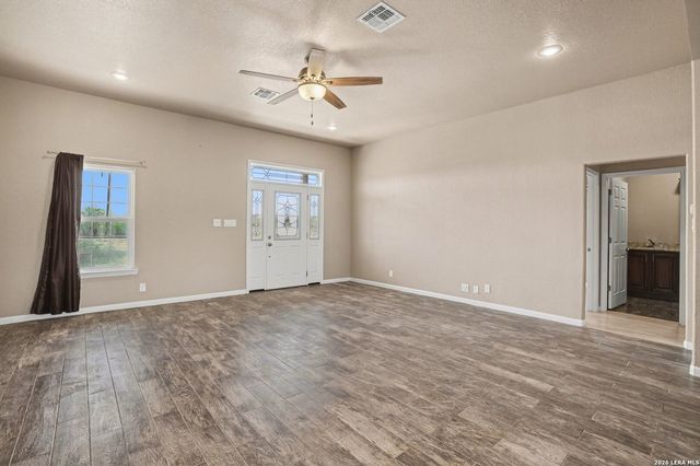 1005 County Road 678, Natalia, TX 78059