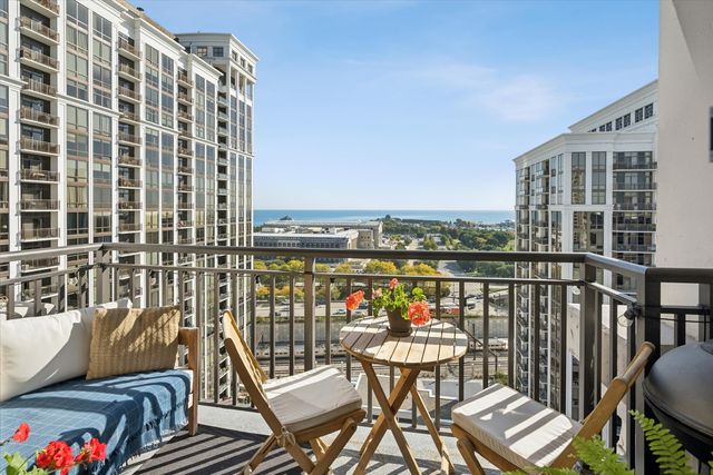 1322 S Prairie Avenue 1706, Chicago, IL 60605