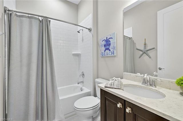 14832 Dockside LN, Naples, FL 34114