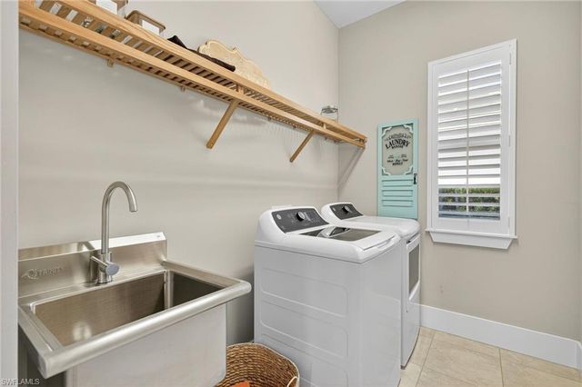 14832 Dockside LN, Naples, FL 34114