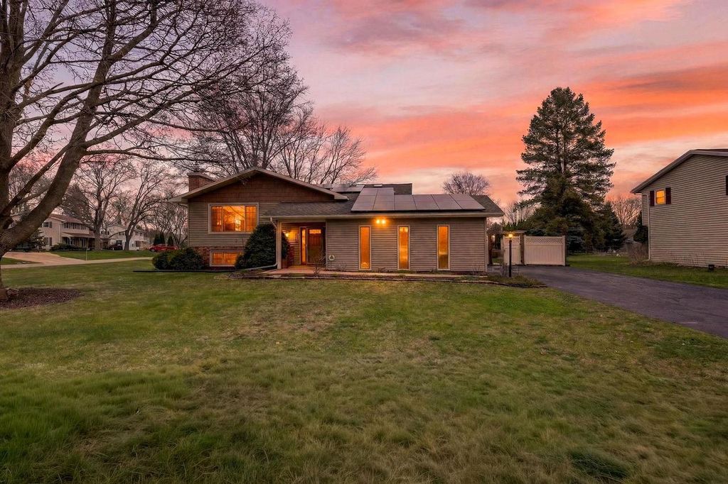3468 Cottontail Trail, Madison, WI 53718