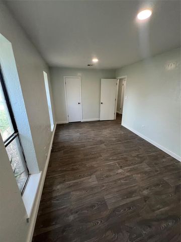 605 Meadowlake Drive, Noble, OK 73068