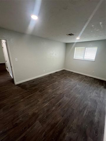 605 Meadowlake Drive, Noble, OK 73068