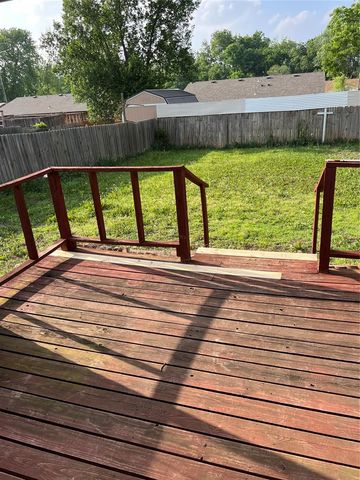 605 Meadowlake Drive, Noble, OK 73068