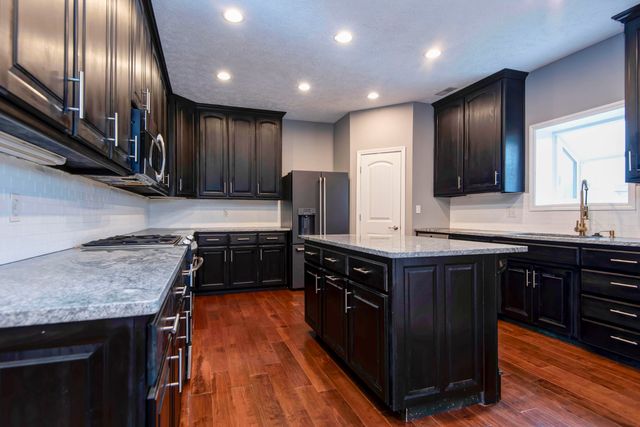 6008 S Mccann Avenue, Springfield, MO 65804