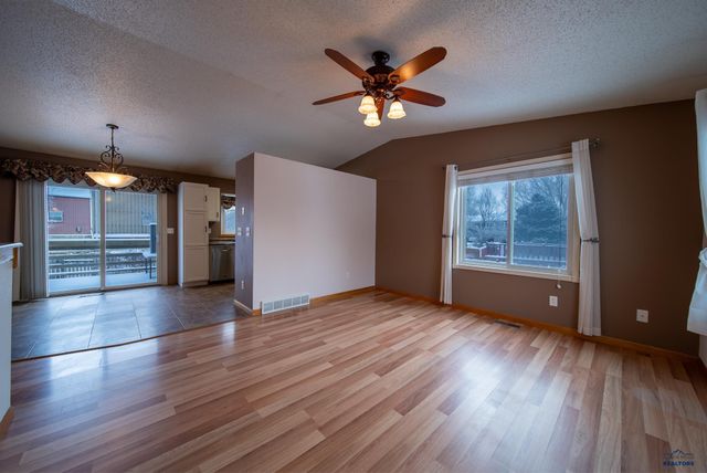 3400 HALL, Rapid City, SD 57702