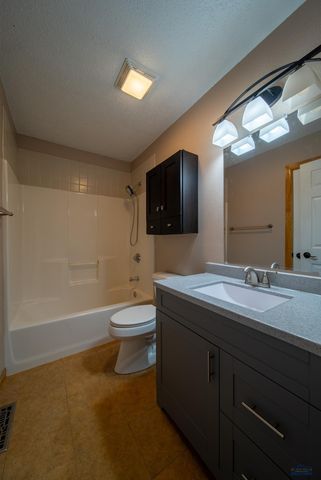 3400 HALL, Rapid City, SD 57702