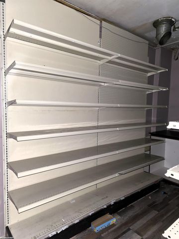 20032 Kelly Road, Harper Woods, MI 48225