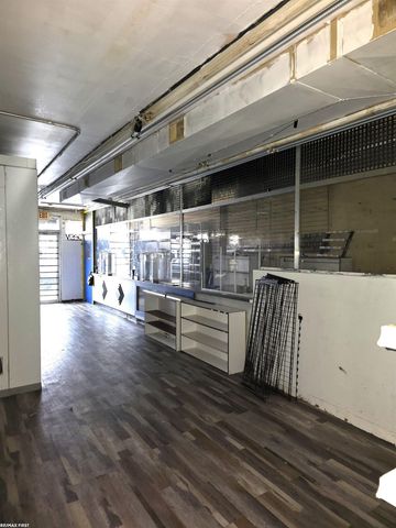 20032 Kelly Road, Harper Woods, MI 48225