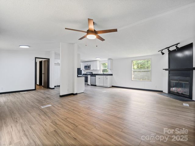 2270 Hartland Forest Drive, Morganton, NC 28655