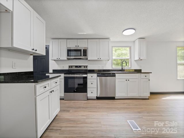 2270 Hartland Forest Drive, Morganton, NC 28655