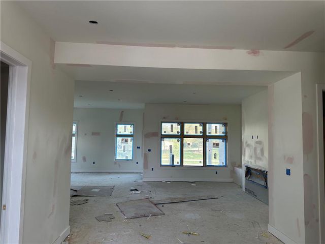 2852 W 133rd Terrace, Leawood, KS 66209