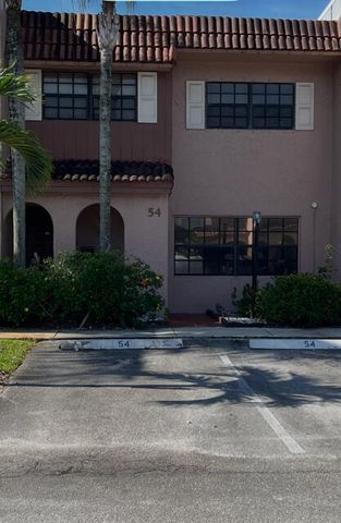 54 Matador Lane, Davie, FL 33324