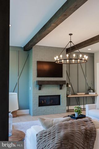 1016 VALLEY CROSSING DR, Lititz, PA 17543
