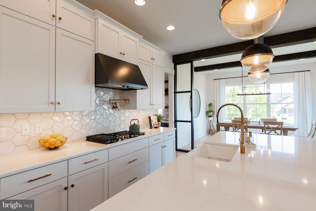 1016 VALLEY CROSSING DR, Lititz, PA 17543